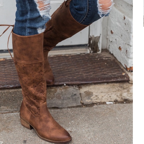 NIB Perforated Bow Back Knee High Riding Boots - Picture 3 of 6